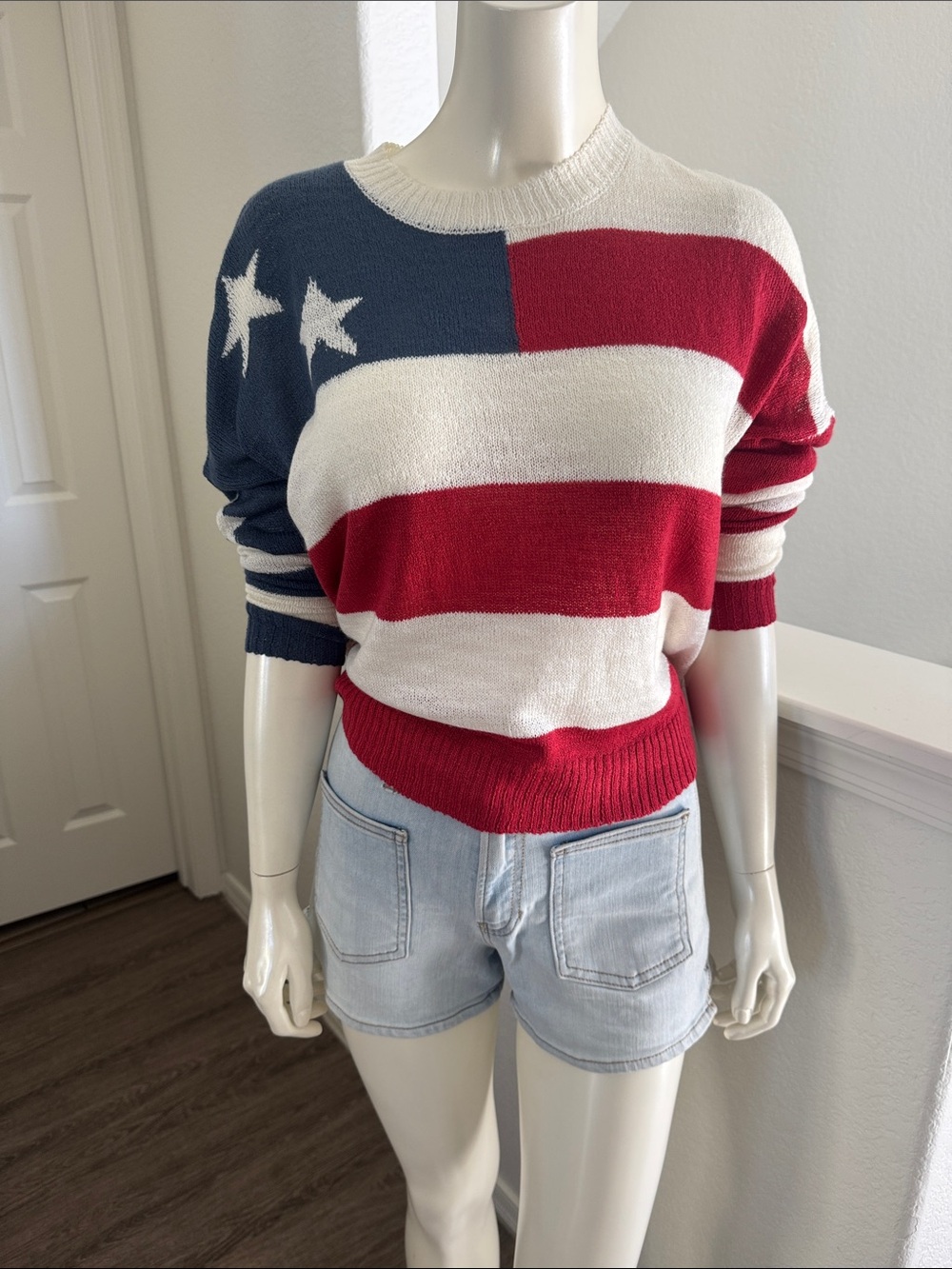 Moon & Madison Patriotic
Flag Long Sleeve Knit Sweater